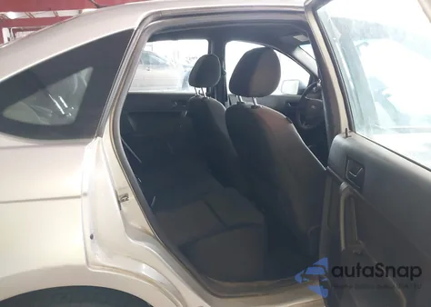 2010 Ford Focus Se z USA, uszkodzony, nr VIN 1FAHP3FN5AW146501